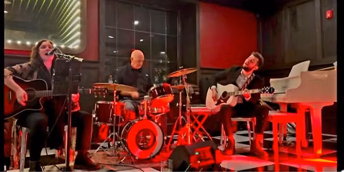 Maura "Jazz" Thanksgiving Eve at Albion Summit Whiskey Bar Lounge Nov 26th 8:01pm