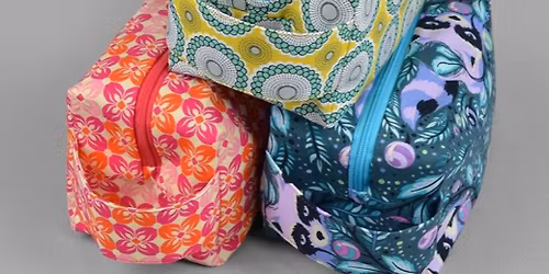 \ud83d\udc1d Makeup bag\/pouch ALL AGES \ud83d\udc1d