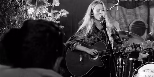 Daisy Mae | Live in the Lounge
