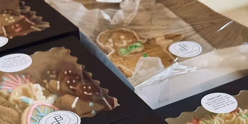 Lighting Up Waverly and Christmas Market 