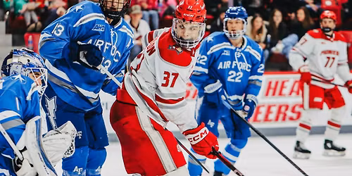 Parking Sacred Heart Pioneers at Air Force Falcons Mens Hockey