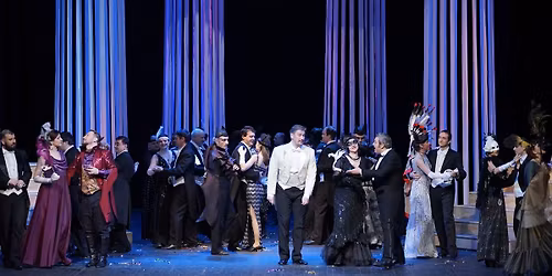 "\u041f\u0440\u0438\u043b\u0435\u043f\u044a\u0442" \u043e\u043f\u0435\u0440\u0435\u0442\u0430 \u043e\u0442 \u0419.\u0429\u0440\u0430\u0443\u0441 \u041f\u0420\u0415\u041c\u0418\u0415\u0420\u0410