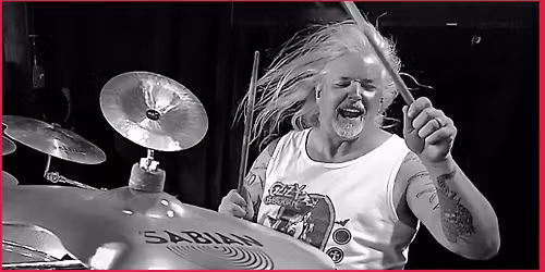 STRUT rocks The Alley