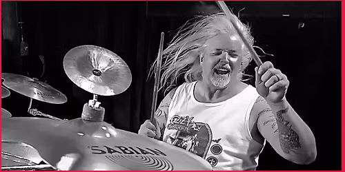 STRUT rocks The Alley