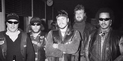 Fra utilpassede unge til h\u00e6rdede rockere