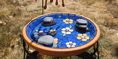 Mosaic Bee Watering Oasis
