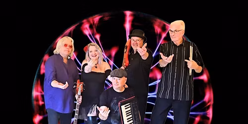 The NyteByrds rock Tigardville Station outdoor patio!