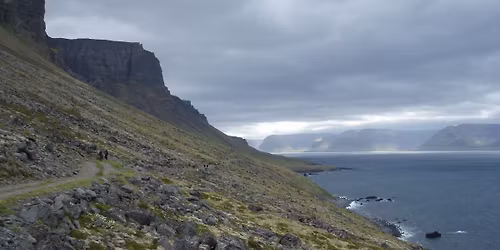 Ketildalir um Sel\u00e1rdalshei\u00f0i \u00ed Arnarfj\u00f6r\u00f0 - ofurgangan 2026 yfir t\u00f6fran\u00f3tt \u00ed s\u00f3lsetri og s\u00f3laruppr\u00e1s