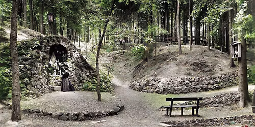 B\u011blsk\u00fd les: kdy\u017e zelen\u00e9 pl\u00edce Ostravy d\u00fdchaj\u00ed histori\u00ed (komentovan\u00e1 vych\u00e1zka)