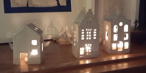 Atelier de c\u00e9ramique : petites maisons  ou lanternes japonaises