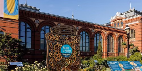 \t Mary Livingston Ripley Garden and Kathrine Dulin Folger Rose Garden Tour
