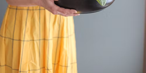 Kev\u00e4tkukkailta ja -istutus myym\u00e4l\u00e4ss\u00e4 14.4.