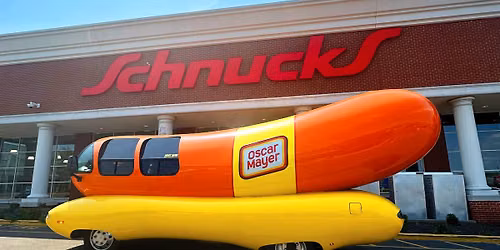 Oscar Mayer Wienermobile | Schnucks Westfall Plaza