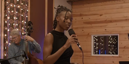 Akina-Naomi Returns to the Live Oak!