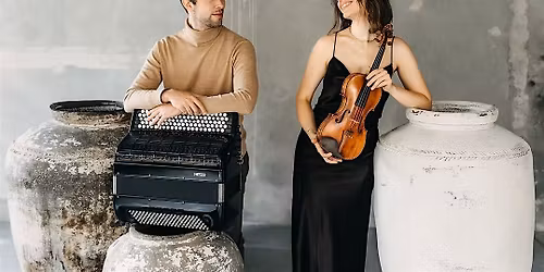 Hillside Echoes presents Duo Karolina