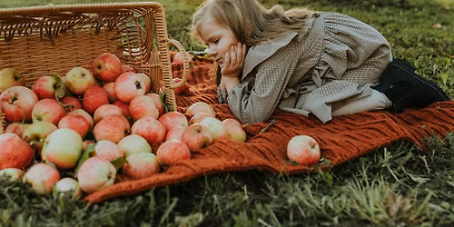 KONSTELACIJE NADJA SKAZLI\u0106 - 2025.