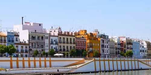 Leyendas de Triana: Ruta Nocturna Guiada por el emblem\u00e1tico barrio de Sevilla