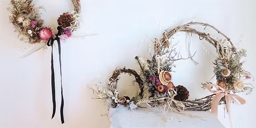 CREATE: Christmas Hanging Wreath Sculpture