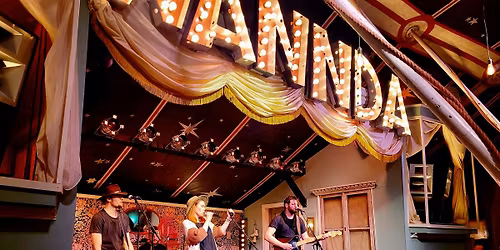 Cheerio Joe goes M\u00e4rchenbazar