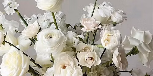 Apres Ski Lush White Floral Arrangement Class
