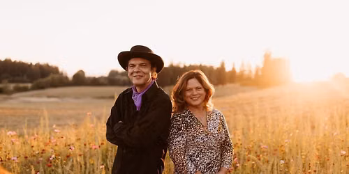 Lola and Neil Duo @ DAnu Wines