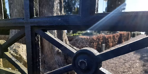 Kirkeg\u00e5rdsvandring p\u00e5 Hejls Kirkeg\u00e5rd med Gunnar Krag