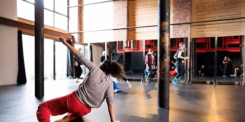 Contemporary dance: flow & form