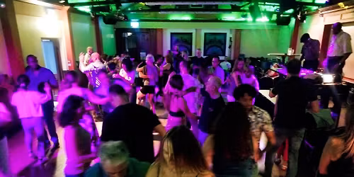 SALSA & BACHATA PRACTICE ON SUNDAY