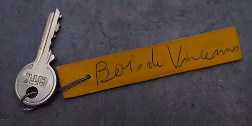 LES CURIEUX JEUDIS \u2014 COMME DE CHOSES VRAIES