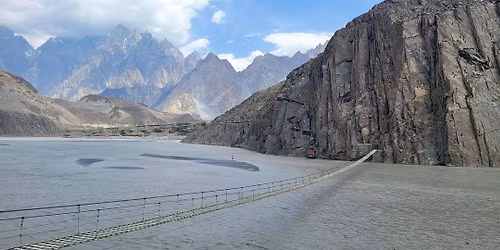 A VAD PAKISZT\u00c1N  - Lieber Tam\u00e1s vet\u00edtettk\u00e9pes el\u0151ad\u00e1sa