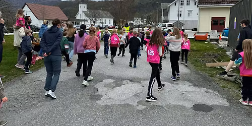 L\u00f8pskarusell - Tusen\u00e5rsstaden