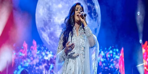 Shreya Ghoshal at Angel of the Winds Arena