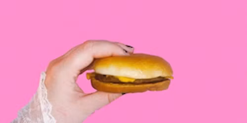 En kvinnas kamp till duschen - en liten show om bakis\u00e5ngest