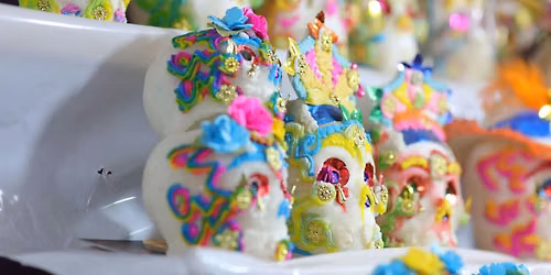 D\u00eda de Muertos: Sugar Skull Decorating