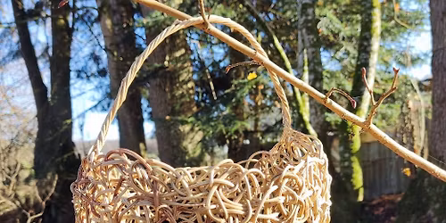 Vannerie en cl\u00e9matite : entrelacs (2 jours)