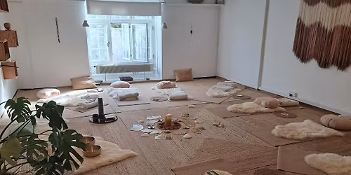 (4 pladser)\ud83c\udf31V\u00e6k din indre magiker\ud83c\udf31 Nyt\u00e5rsworkshop \ud83d\udc1bCeremoniel Cacao, Gong & Visionsboards.\ud83e\udd8b