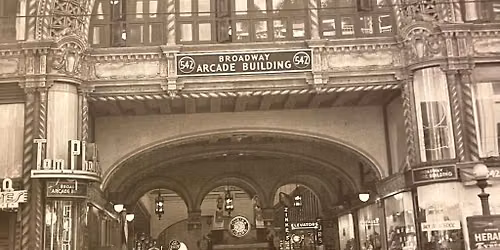 Cocktails in Historic Places\u00ae at Gar\u00e7ons de Caf\u00e9