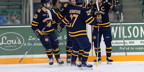Holy Cross Crusaders at Quinnipiac Bobcats Mens Hockey