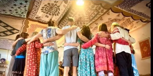 Tance Univerz\u00e1ln\u00edho M\u00edru - mantry v pohybu