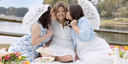 Bridgerton-Inspired Mother\u2019s Day Picnic Sessions
