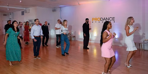 Beginner Salsa \/ Bachata Dance Group Class \u2014PRO DANCE Playa Del Rey