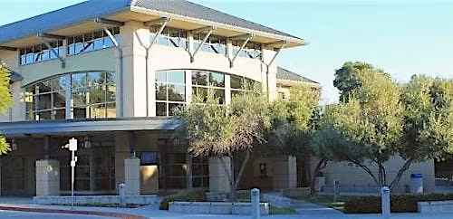 \u0415\u043a\u0441\u043a\u0443\u0440\u0441\u0456\u044f \u0431\u0456\u0431\u043b\u0456\u043e\u0442\u0435\u043a\u043e\u044e: \u0437\u0430\u0437\u0438\u0440\u043d\u0456\u0442\u044c \u0437\u0430 \u043b\u0430\u0448\u0442\u0443\u043d\u043a\u0438 - Library Tour in Ukrainian