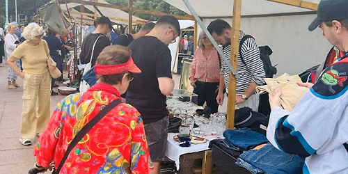 Langschl\u00e4fer Flohmarkt Winterfeldtplatz 