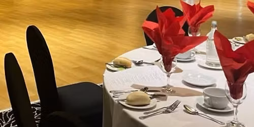 Weekend dance break at the Celtic Royal Caernarfon with Steve & Linda Williams doing workshop 