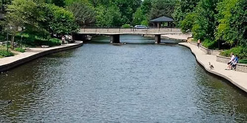 Naperville Mystery Picnic: Self-Guided Foodie Adventure