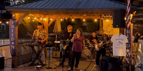 Dizaster Horse celebrates at The Jefferson House!