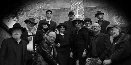 Hoch hinaus! Das Bergische KrimiKartell liest im Sparkassenturm