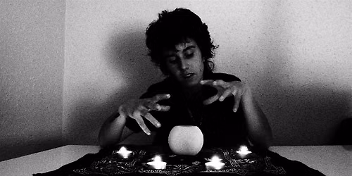 ARTIFICIAL CLAIRVOYANT TOUR - LA CASA DE LA PRADERA