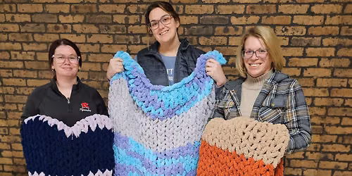 18 SPOTS LEFT! Sept 16th - Waterfront Wine Bar Chunky Knit Blanket Workshop