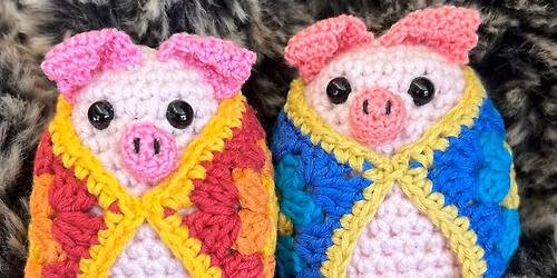 Crochet a pig in blanket